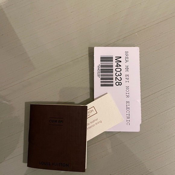 Authentic Louis Vuitton Brea shoulder bag - Picture 8 of 9